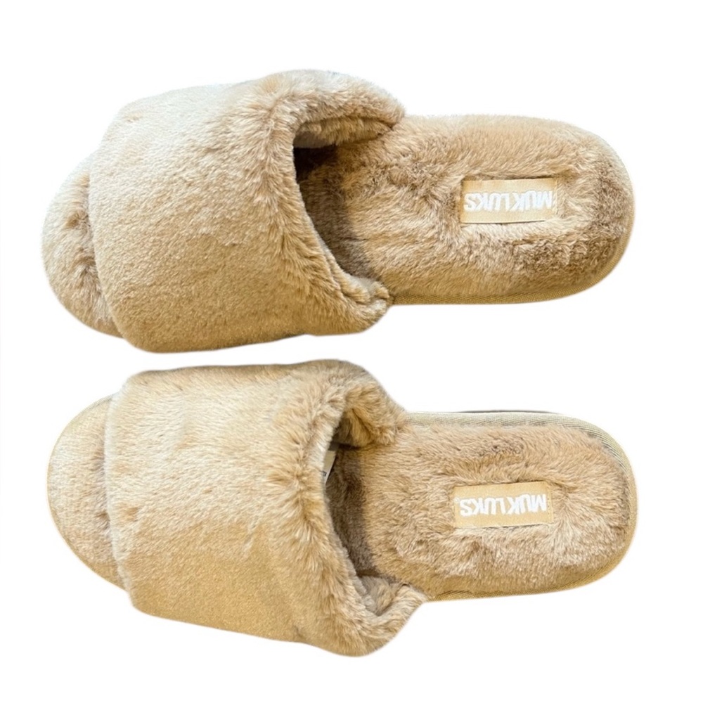 Women's Tan Soft Fluffy Fuzzy Slippers MUK‎ LUKS